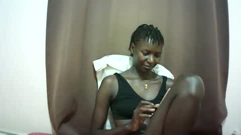 Snapshot of queen_0012 chatting on 26, 4, 2026 asher online show from 26, 4, 2026