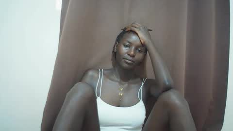 Snapshot of queen_0012 chatting on 29, 4, 2026 asher online show from 29, 4, 2026