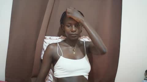 Snapshot of queen_0012 chatting on 30, 4, 2026 asher online show from 30, 4, 2026