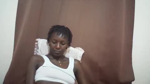 Snapshot of queen_0012 chatting on 5, 5, 2026 asher online show from 5, 5, 2026