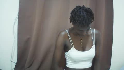 Snapshot of queen_0012 chatting on 11, 5, 2026 asher online show from 11, 5, 2026