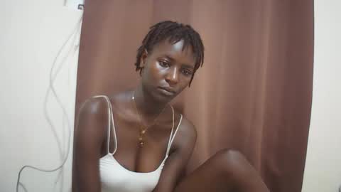 Snapshot of queen_0012 chatting on 11, 5, 2026 asher online show from 11, 5, 2026