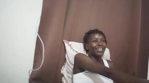 Snapshot of queen_0012 chatting on 14, 5, 2026 asher online show from 14, 5, 2026