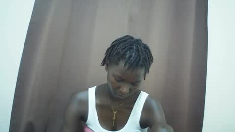 Snapshot of queen_0012 chatting on 16, 5, 2026 asher online show from 16, 5, 2026