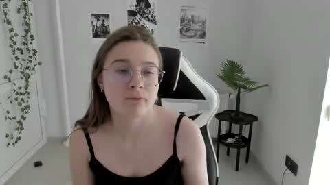 Amelie online show from 24, 6, 2026