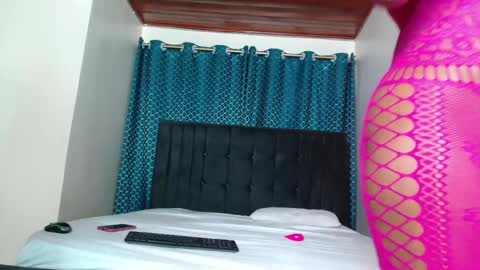 Queen armani online show from 28, 2, 2025