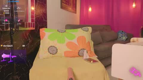 Snapshot of queen_kamil chatting on 26, 6, 2026 queen_kamil online show from 26, 6, 2026