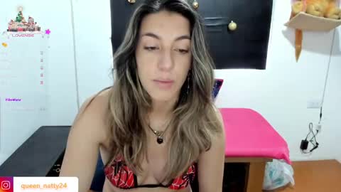 Snapshot of queen_natttyy chatting on 25, 12, 2024 queen_natttyy online show from 25, 12, 2024