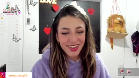 Snapshot of queen_natttyy chatting on 8, 1, 2025 queen_natttyy online show from 8, 1, 2025