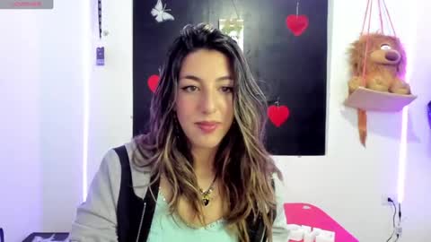 Snapshot of queen_natttyy chatting on 10, 1, 2025 queen_natttyy online show from 10, 1, 2025
