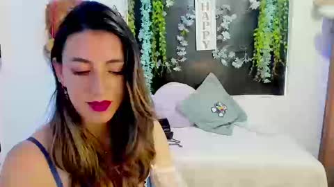 Snapshot of queen_natttyy chatting on 8, 9, 2025 queen_natttyy online show from 8, 9, 2025