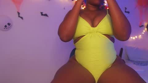 Snapshot of queenalya_ chatting on 28, 10, 2025 Ahlya online show from 28, 10, 2025