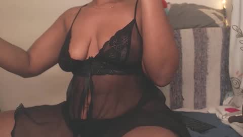 Snapshot of queenalya_ chatting on 16, 12, 2025 Ahlya online show from 16, 12, 2025