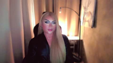 Snapshot of queenarthalia chatting on 29, 1, 2025 ARTHA online show from 29, 1, 2025