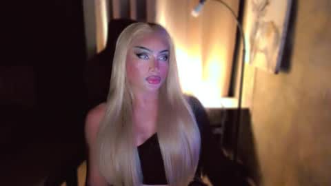 Snapshot of queenarthalia chatting on 6, 3, 2025 ARTHA online show from 6, 3, 2025