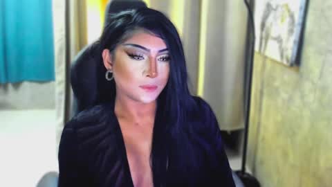 Snapshot of queenarthalia chatting on 8, 3, 2025 ARTHA online show from 8, 3, 2025