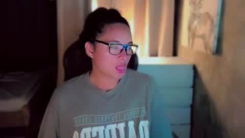 Snapshot of queenarthalia chatting on 11, 10, 2025 ARTHA online show from 11, 10, 2025