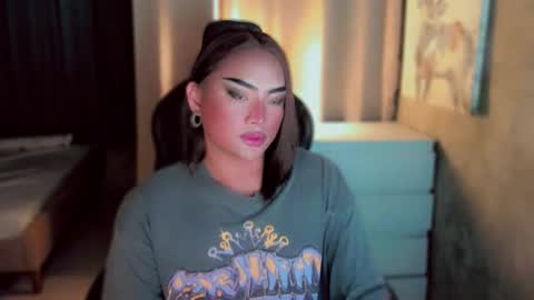 Snapshot of queenarthalia chatting on 18, 11, 2025 ARTHA online show from 18, 11, 2025