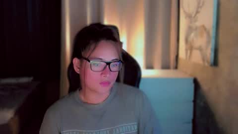 Snapshot of queenarthalia chatting on 19, 11, 2025 ARTHA online show from 19, 11, 2025