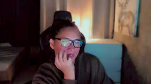 Snapshot of queenarthalia chatting on 20, 11, 2025 ARTHA online show from 20, 11, 2025