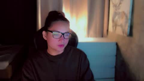 Snapshot of queenarthalia chatting on 28, 11, 2025 ARTHA online show from 28, 11, 2025