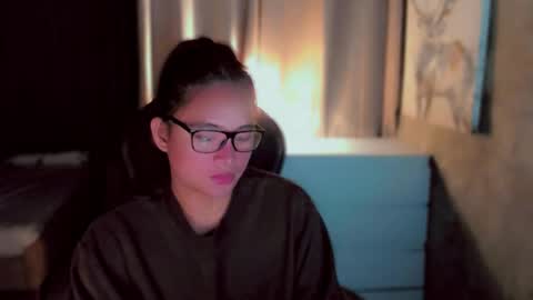 Snapshot of queenarthalia chatting on 30, 11, 2025 ARTHA online show from 30, 11, 2025