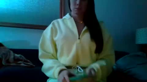 queenbee6269 online show from 12, 12, 2024