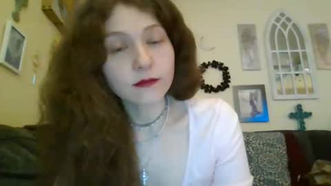 Snapshot of queencrimsonlvx chatting on 18, 4, 2026 queencrimsonlvx online show from 18, 4, 2026