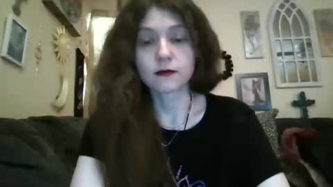Snapshot of queencrimsonlvx chatting on 26, 4, 2026 queencrimsonlvx online show from 26, 4, 2026