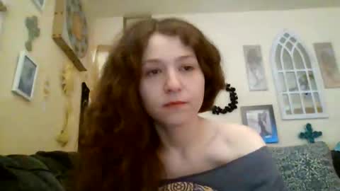 Snapshot of queencrimsonlvx chatting on 31, 5, 2026 queencrimsonlvx online show from 31, 5, 2026
