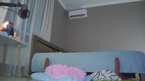 Nelly  INSTA  queenelia  online show from 10, 12, 2024