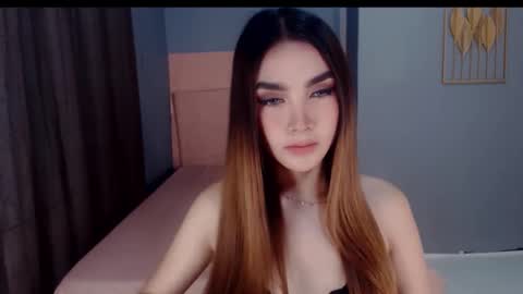 queenemeraldts online show from 21, 11, 2025