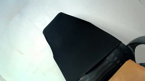 just call me QUEEN and ill be there online show from 9, 10, 2025