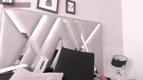 QUEENJEENN online show from 18, 1, 2025