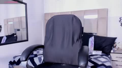 QUEENJEENN online show from 20, 1, 2025