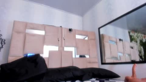 QUEENJEENN online show from 18, 2, 2025