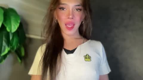 QUEEN online show from 1, 12, 2025