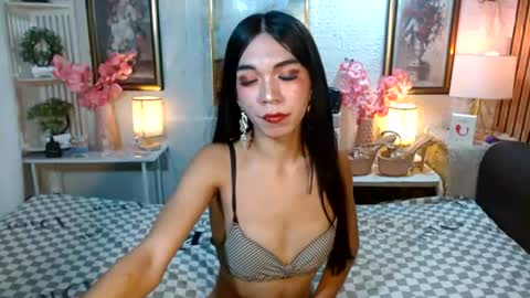 Snapshot of queennira chatting on 14, 7, 2026 queennira online show from 14, 7, 2026