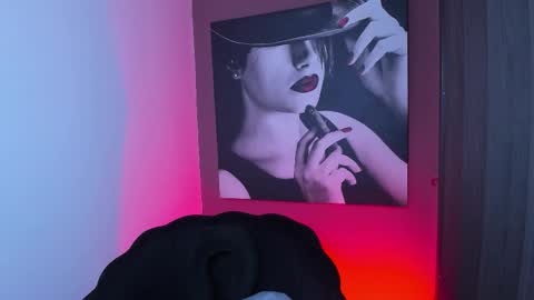 Snapshot of queenofhaze chatting on 19, 11, 2025 you may simply address Me with Your Grace online show from 19, 11, 2025