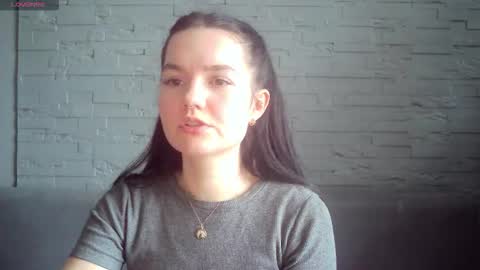 QueenOfModels online show from 16, 2, 2026