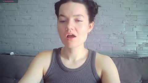 QueenOfModels online show from 9, 5, 2026
