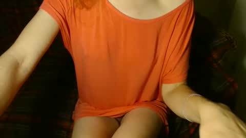 Snapshot of queenoftenderness chatting on 30, 12, 2024 queenoftenderness online show from 30, 12, 2024