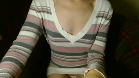 Snapshot of queenoftenderness chatting on 1, 1, 2025 queenoftenderness online show from 1, 1, 2025