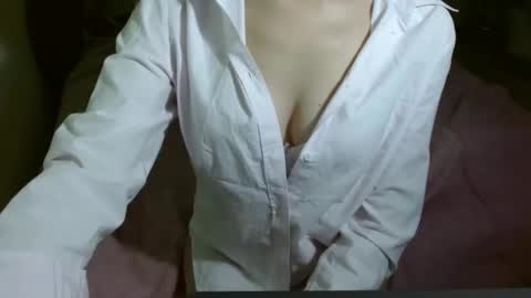 Snapshot of queenoftenderness chatting on 10, 1, 2025 queenoftenderness online show from 10, 1, 2025