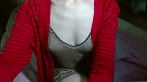 Snapshot of queenoftenderness chatting on 12, 1, 2025 queenoftenderness online show from 12, 1, 2025