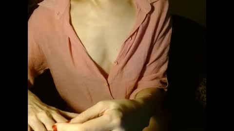 Snapshot of queenoftenderness chatting on 4, 2, 2025 queenoftenderness online show from 4, 2, 2025