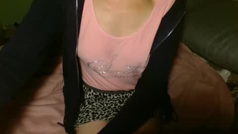 Snapshot of queenoftenderness chatting on 30, 9, 2025 queenoftenderness online show from 30, 9, 2025