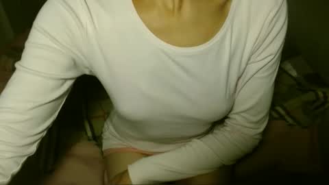 Snapshot of queenoftenderness chatting on 7, 10, 2025 queenoftenderness online show from 7, 10, 2025