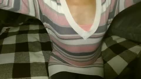 Snapshot of queenoftenderness chatting on 11, 10, 2025 queenoftenderness online show from 11, 10, 2025