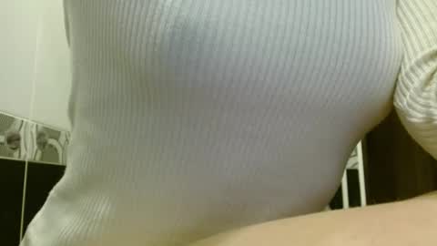 queenoftenderness online show from 11, 3, 2026